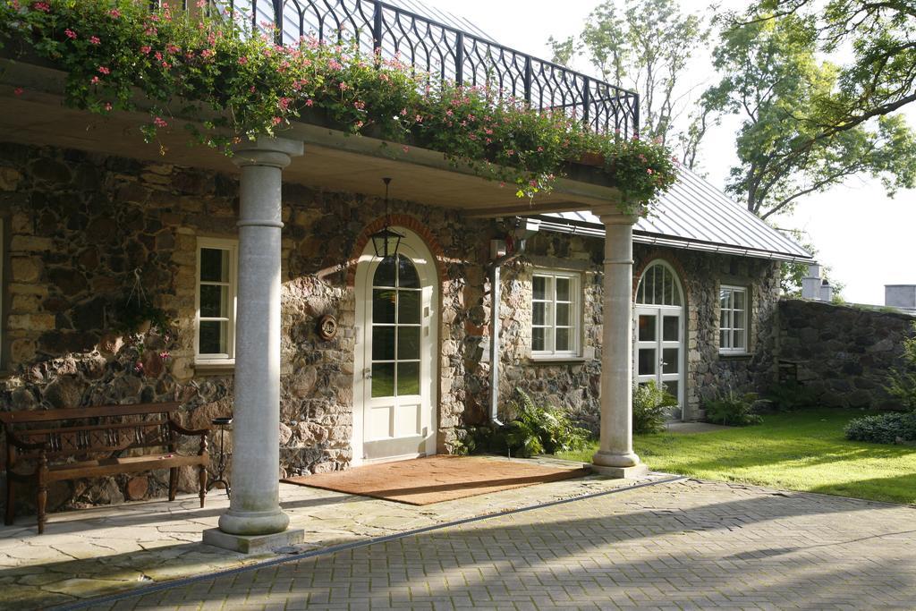 Paedaste Manor Eksteriør billede