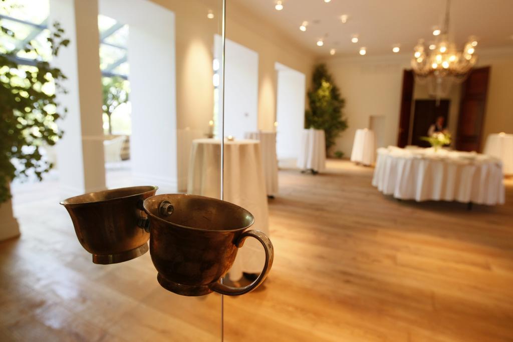 Paedaste Manor Eksteriør billede