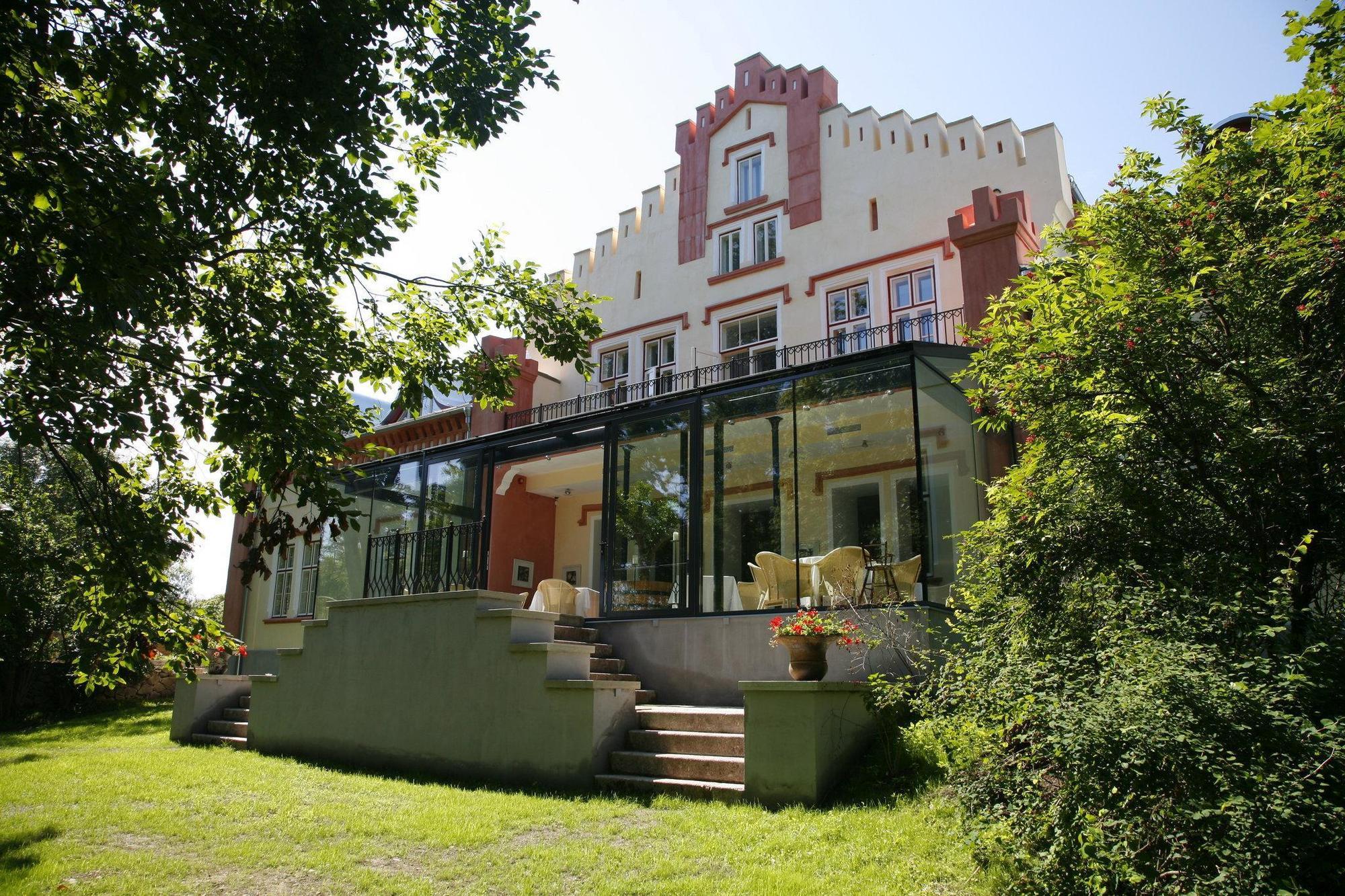 Paedaste Manor Eksteriør billede