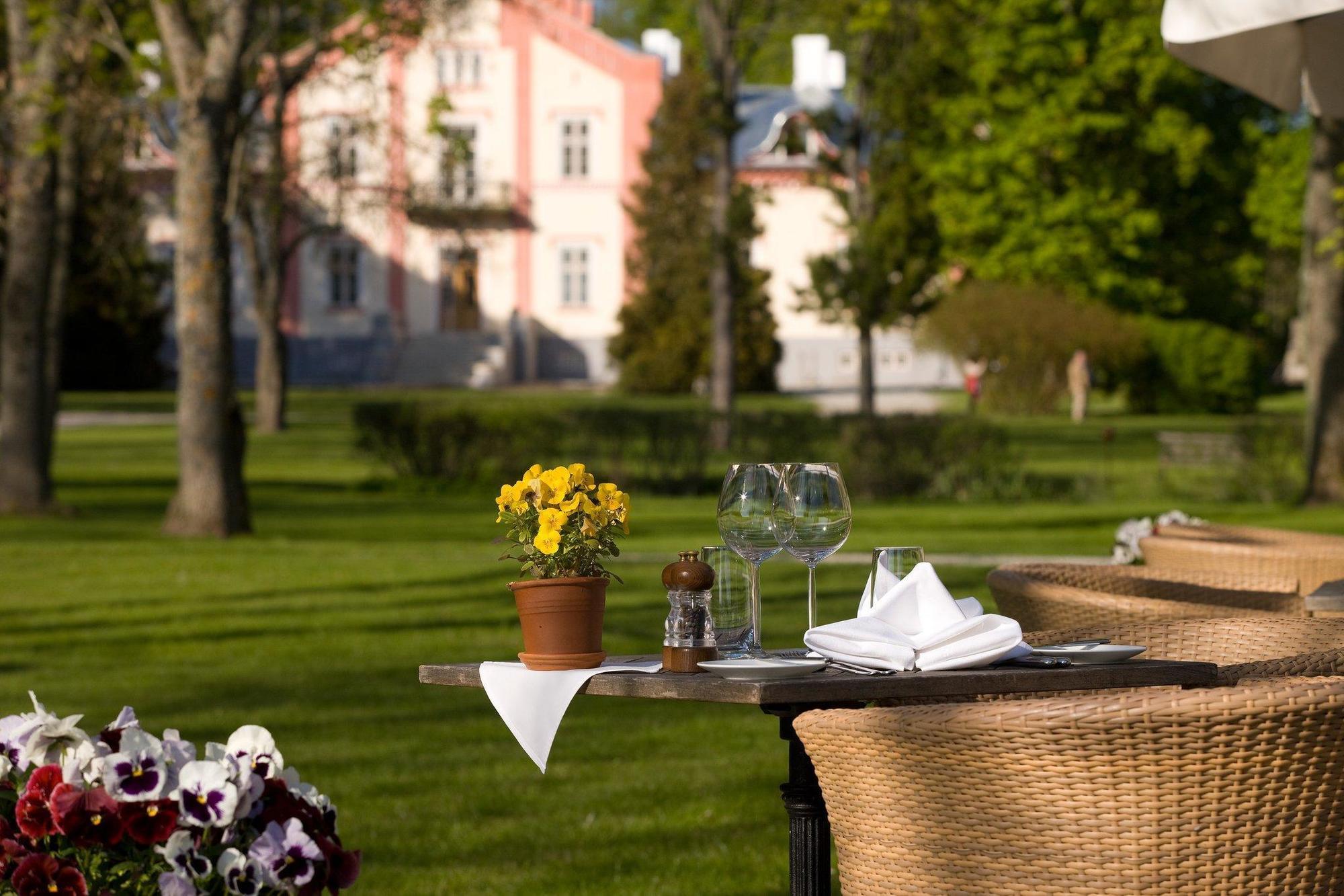 Paedaste Manor Eksteriør billede