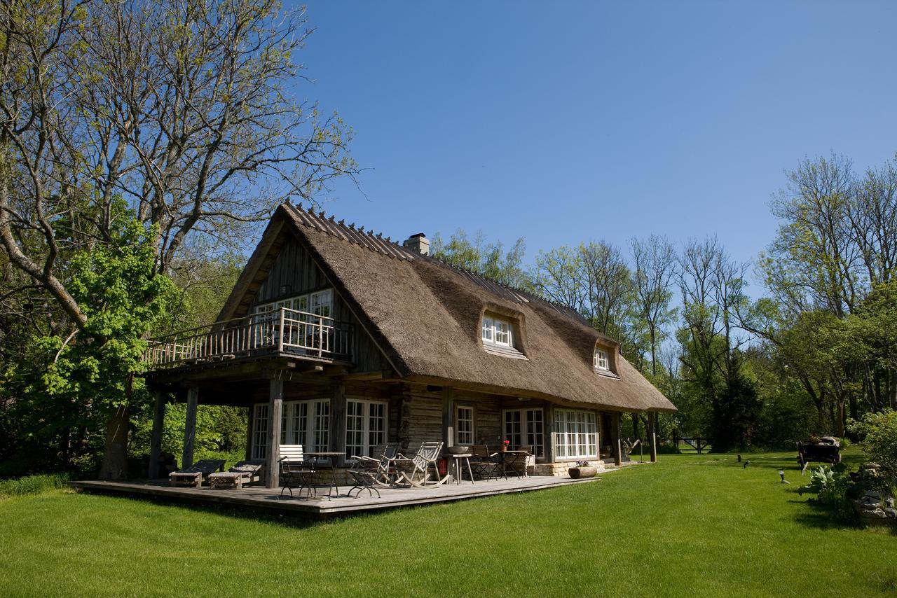 Paedaste Manor Eksteriør billede