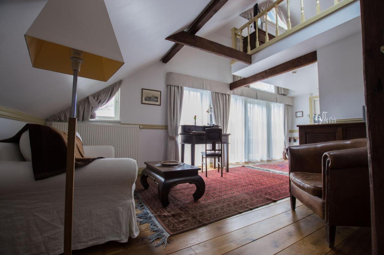 Paedaste Manor Eksteriør billede