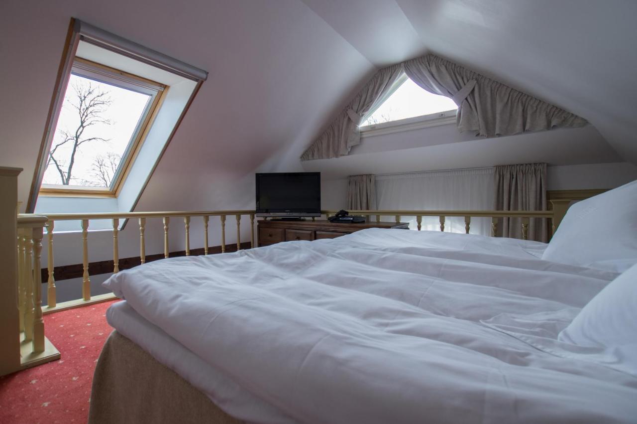 Paedaste Manor Eksteriør billede